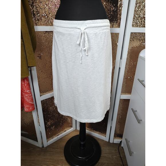 Mo-Do-Doc Skirt White - Picture 1 of 10